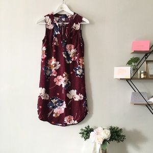 Old Navy | maroon floral shift dress xs